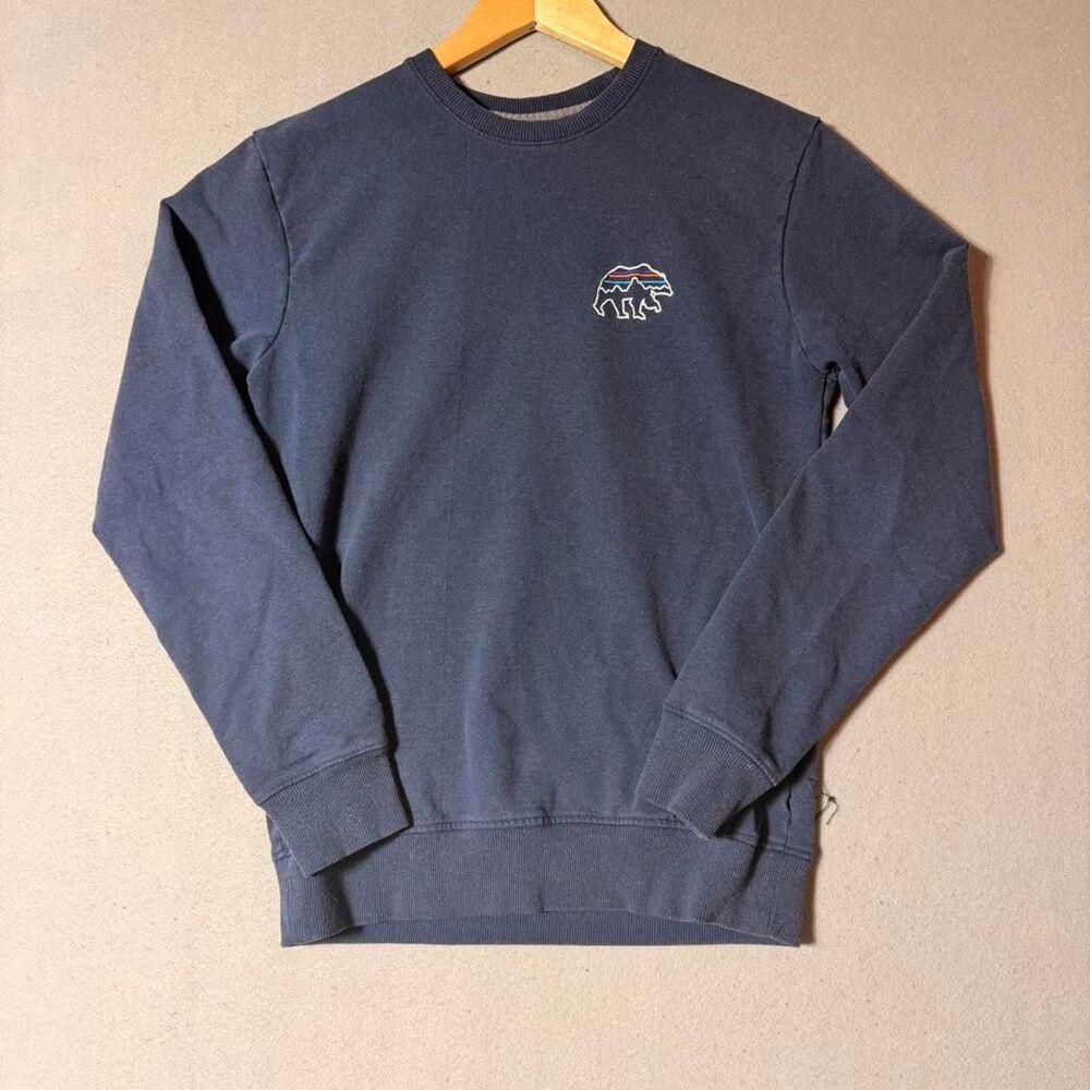 Patagonia Men's Navy and Blue Sweatshirt